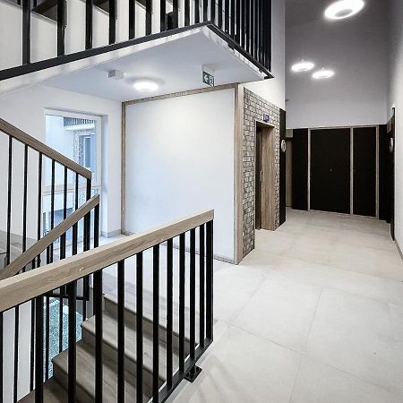 Apartament Sloneczny Kamienica Grochow With Free Parking วอร์ซอ ภายนอก รูปภาพ